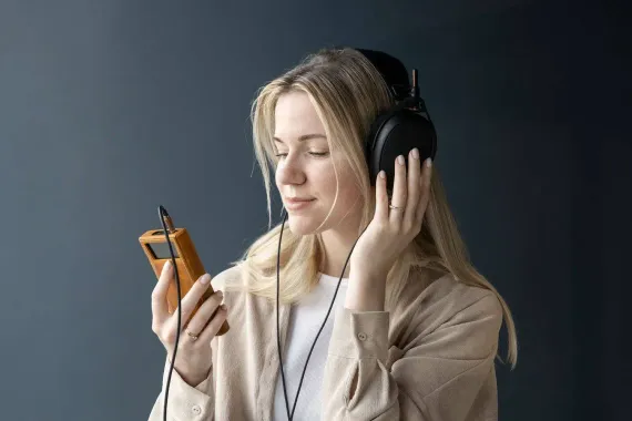 Meze Audio Liric