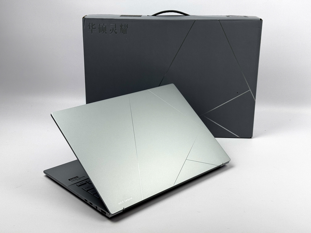 Новый ноутбук ASUS Zenbook UX3402MA185 Ultra 9 185H/32Gb/1Tb/2.8K/120Hz/OLED/Win11/Русско-Английская клавиатура