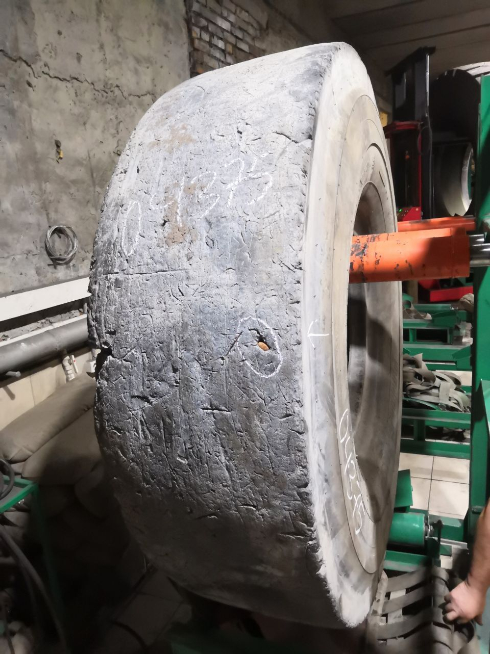 18.00R25 Bridgestone VSMS шина б/у