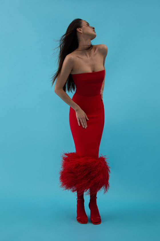 Платье миди удлиненное корсетное из крепа с бахромой