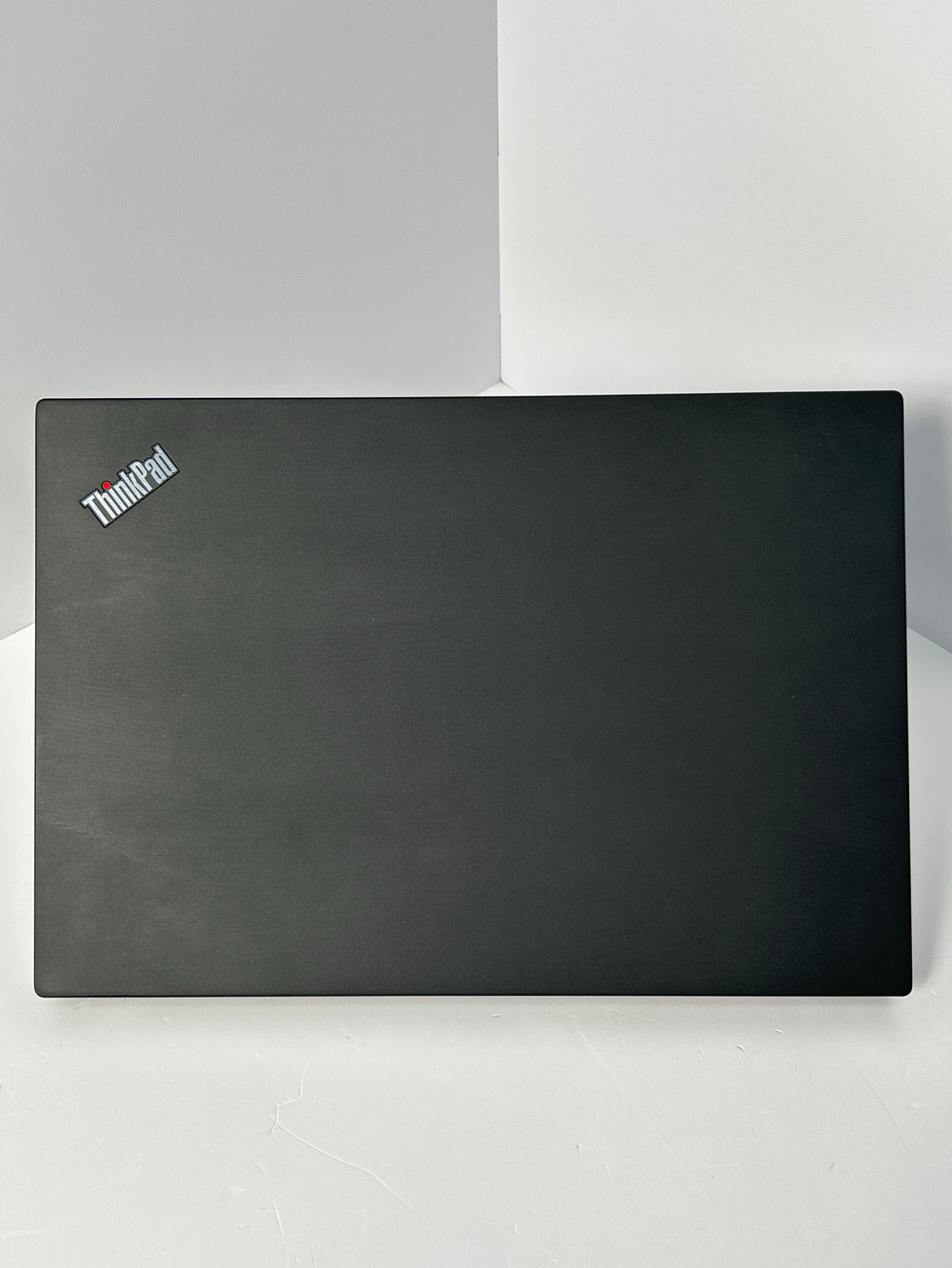 Ноутбук Lenovo ThinkPad T14 Gen 1 (20S1S91W02) 14"/Intel Core i5-10310U/RAM 8GB/256GB SSD/Intel UHD Graphics/1920x1080 IPS/Windows 11/Подсветка кл-ры:LED/Цвет: чёрный. Состояние: Уценка/небольшой след. на матрице от клавиатуры