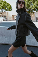 Короткий пальто с высоким воротником - ZARA