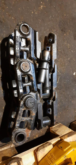 Отрезок цепи на 3 звена Hyundai R140 Hitachi ZX120