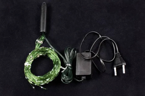 Светодиодная роса-хвост 2 м., 10 лучей, 200 разноцветных LED ламп, зеленый провод, Winner Light (m.18.4G.200)