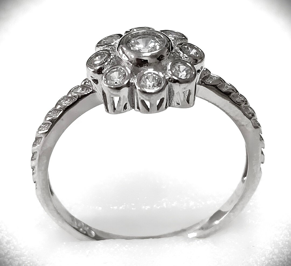 Ювелирное кольцо "Эстерелла" из серебра 925 пробы