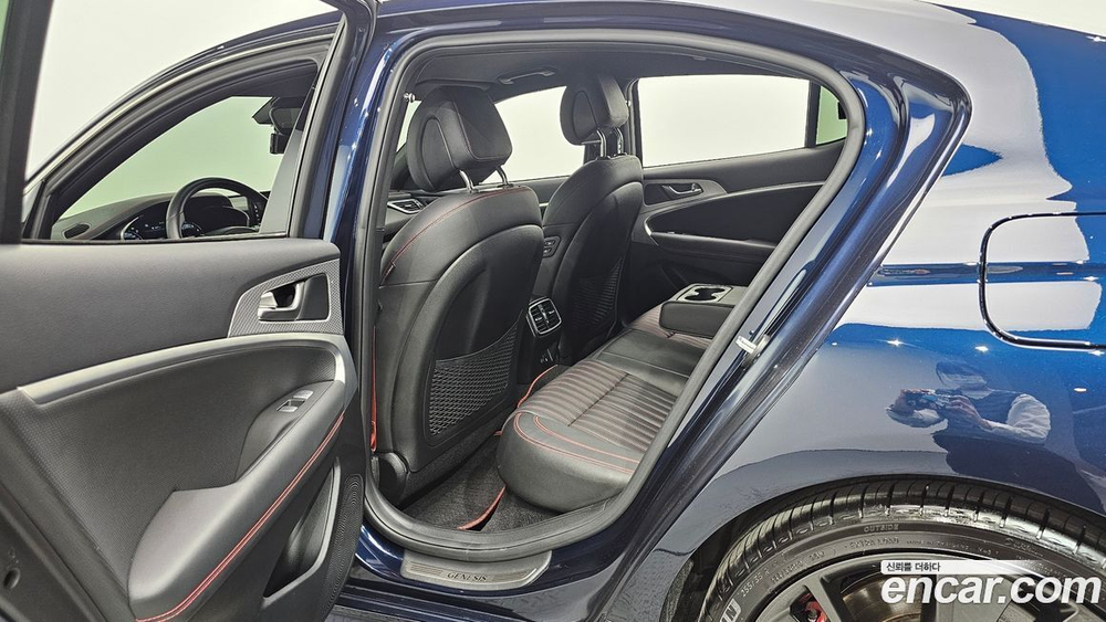 Genesis The New G70 Бензин 2.0T 4WD (12.2020)