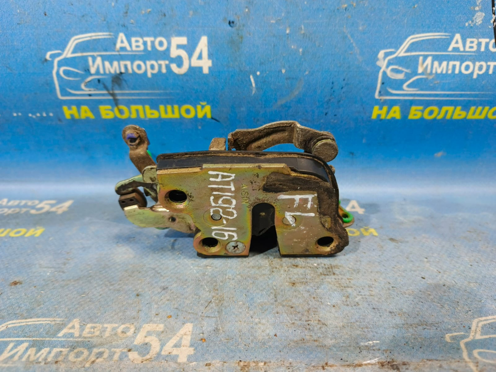 Замок двери передней левой TOYOTA CARINA 1993