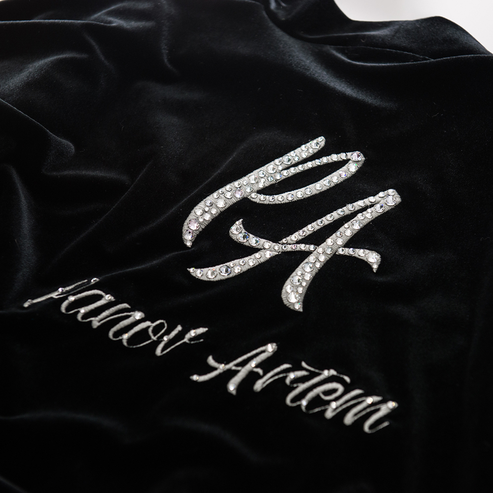 заказ халата с вышивкой недорого