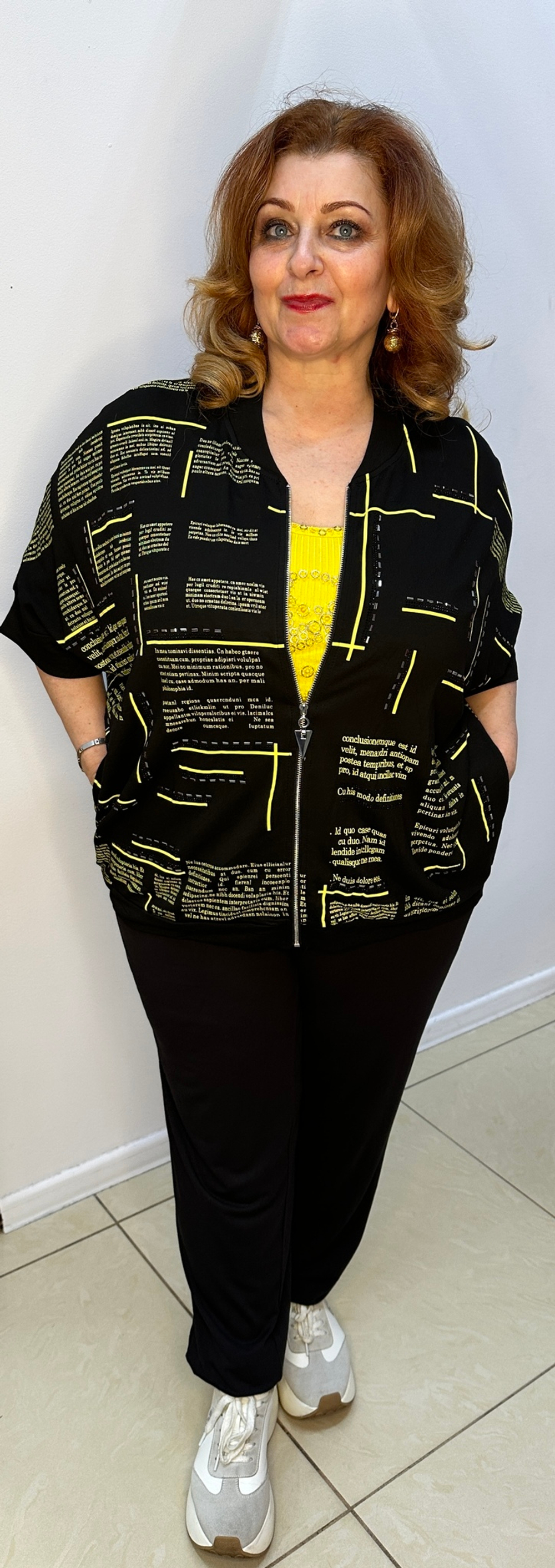 Летний трикотажный жакет на молнии с коротким рукавом