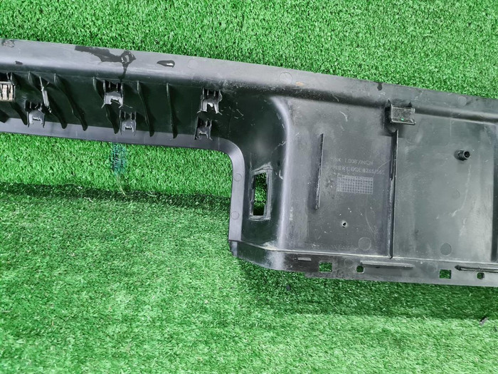 Накладка заднего бампера верхняя Mercedes X W470 (2017-2020)