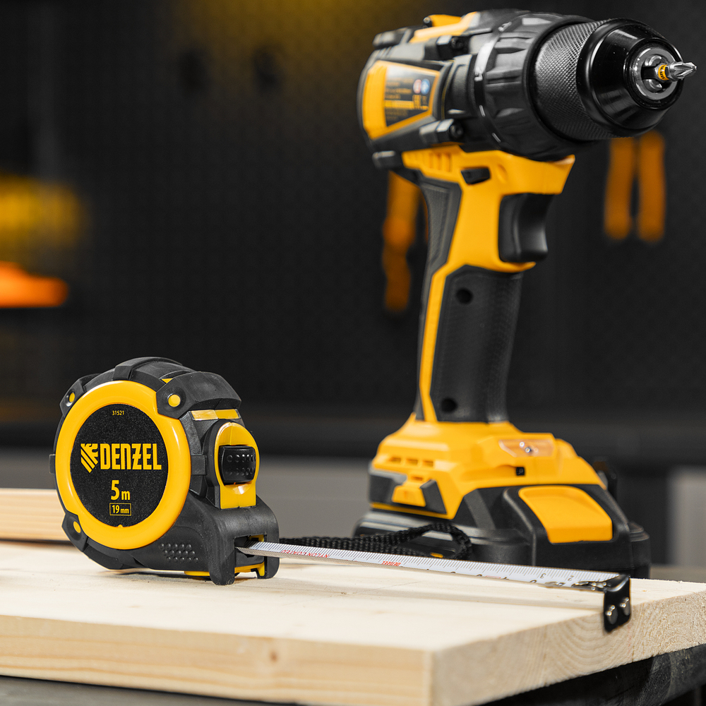 Рулетка 5м х 19мм, автоматич. фиксац., нейлон. покрытие, магнит. зацеп, двухстор. разметка Denzel