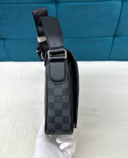 Сумка через плечо Louis Vuitton District PM