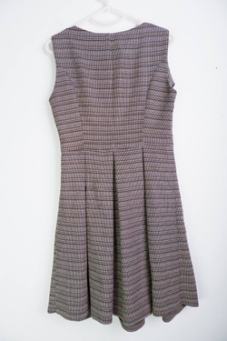 Платье Akimbo приталенное, визуально 44 размер