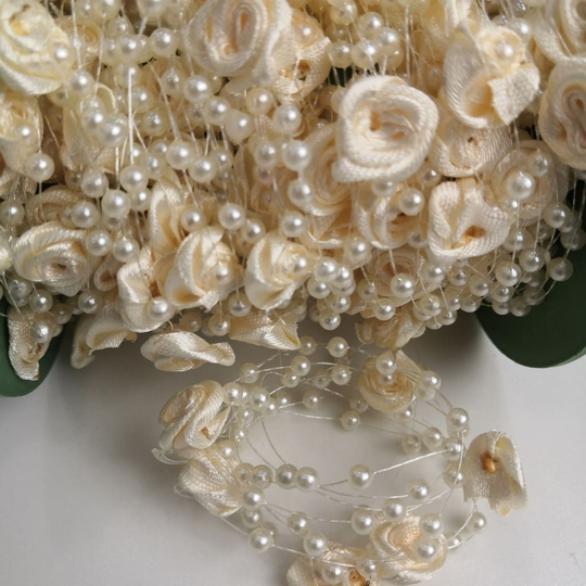 Бусы на леске с розочкой (Слоновая кость)