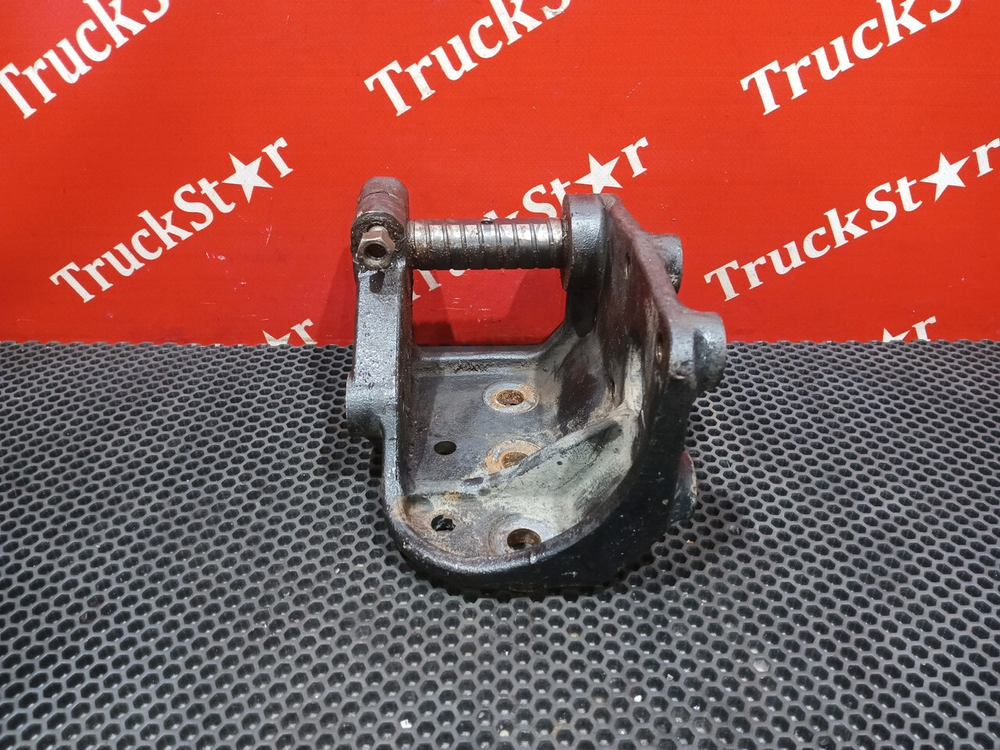 Кронштейн рессоры передней правый 2023г.