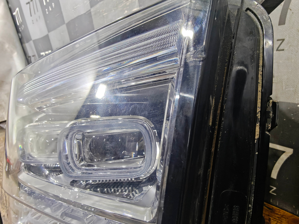 Фара правая LED Tank 500 21-нв Б/У Оригинал 4121105XKV3AA