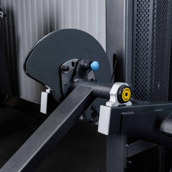 U3002D (E5002) Разгибание ног сидя. Стек 109 кг