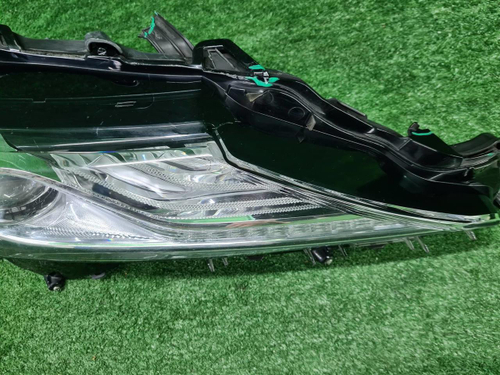 Фара правая Toyota Camry xv70 (2020-н.в.) LED