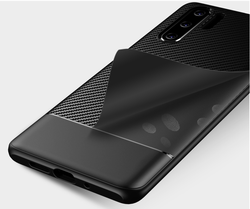 Тонкий чехол на Huawei P30 Pro в стиле карбон, серии Fit от Caseport