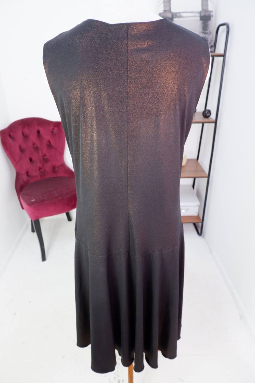 Платье блестящее, визуально на 52 размер