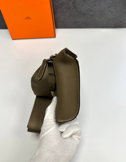 Нагрудная сумка слинг Hermes Evelyne Belt Etoupe