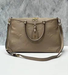 Сумка Louis Vuitton Trianon MM бежевый