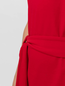 Платье спортивное с разрезами и поясом