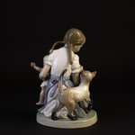 Фарфоровая мануфактура Lladro «Девочка с кошкой и куклой»
