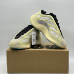 Adidas Yeezy Boost 700