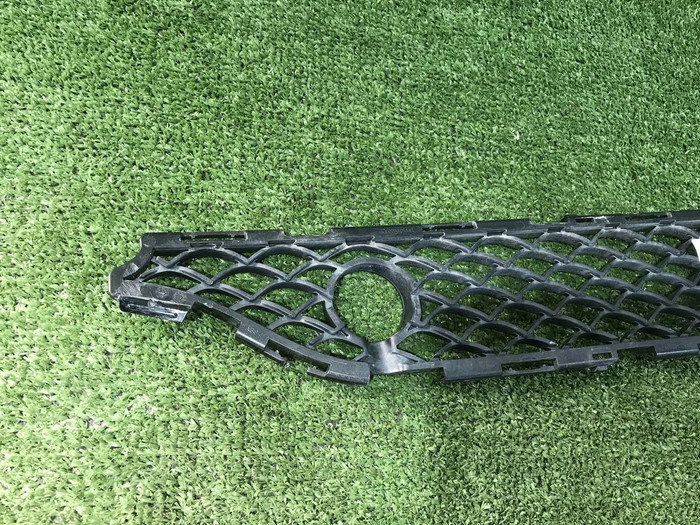 Решетка радиатора верхняя правая Mercedes S C217 (2013-2017) AMG