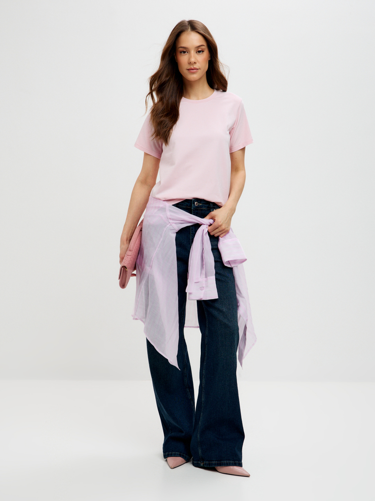 Классическая базовая футболка полуприлегающего силуэта