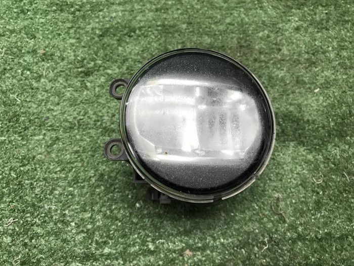 ПТФ левая Toyota Camry XV50 XV70 (2017-2021) LED