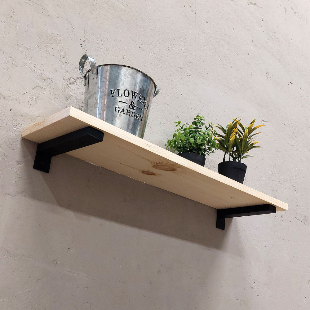 Настенные полки из натурального дерева в стиле Лофт