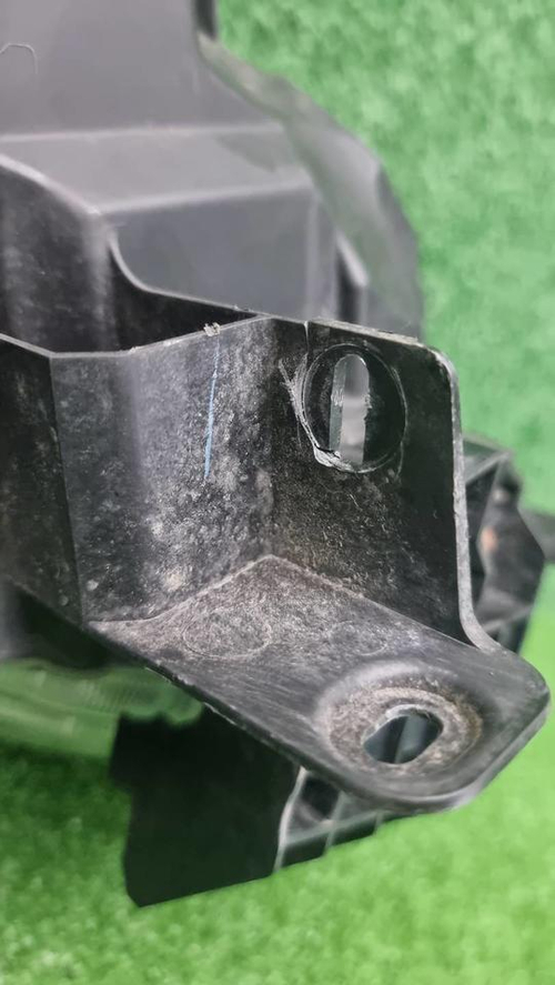 Фара левая Nissan X-Trail Т31 (2010-2015) ксенон