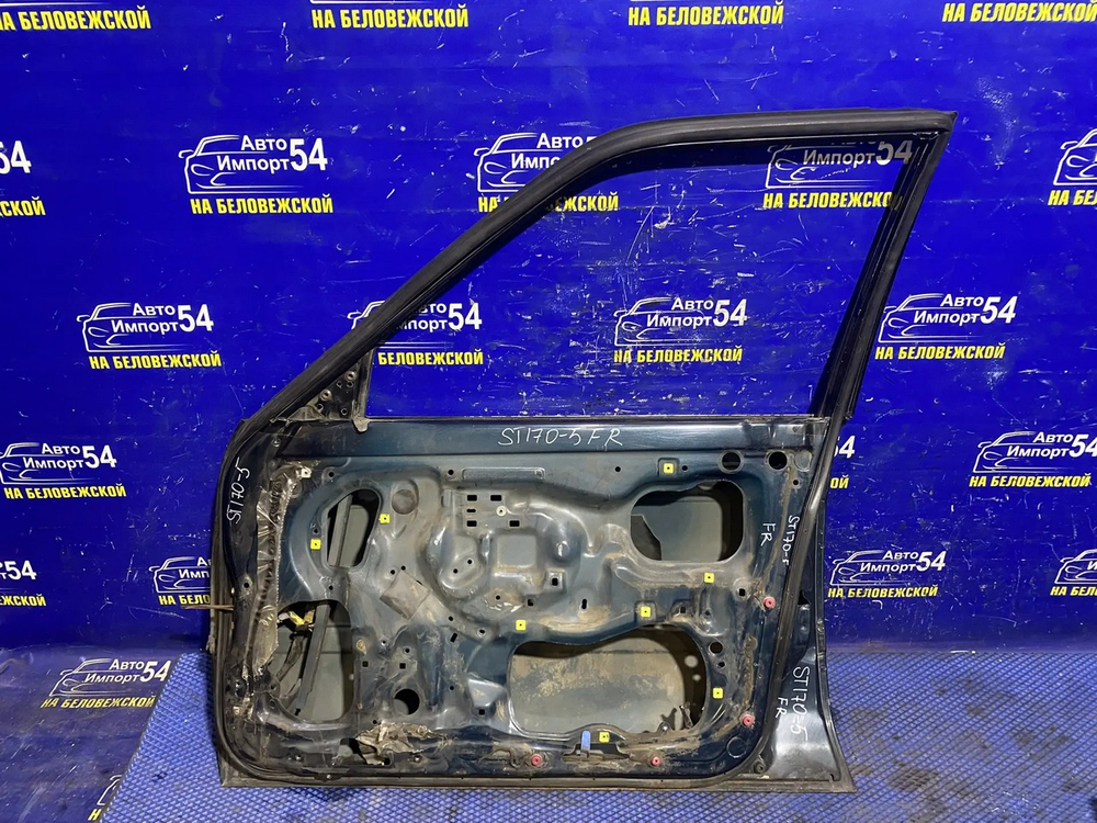 Дверь передняя правая TOYOTA CARINA 1991