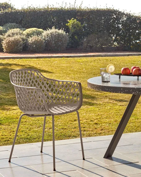 Стул Quinn бежевый | La Forma | Испания | Купить в Hallberg.ru