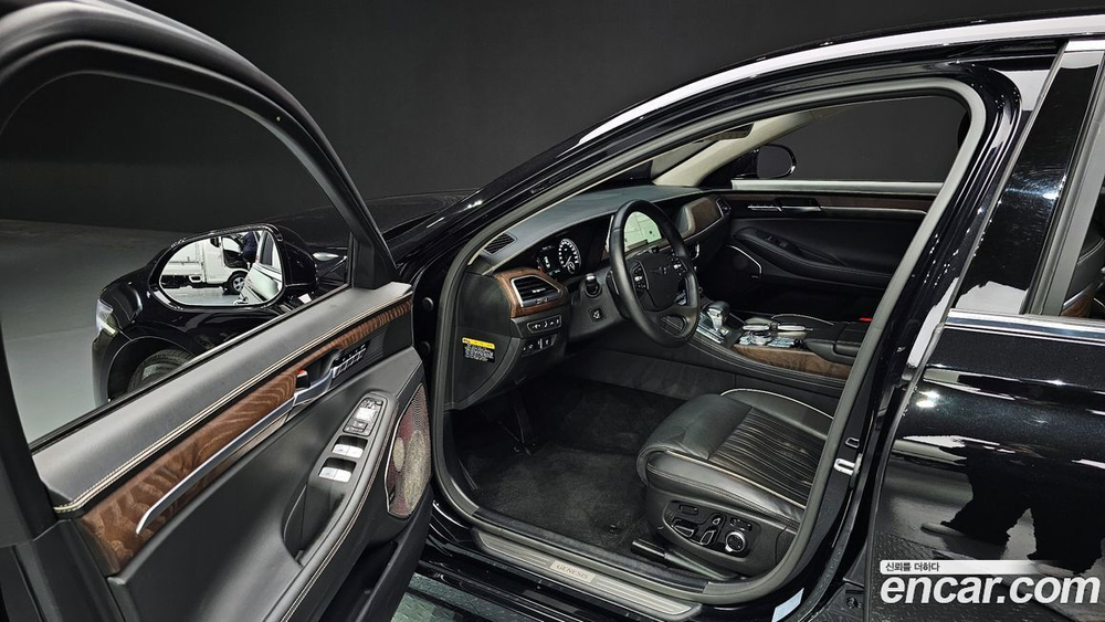 Genesis G90 5.0 AWD (04.2021)