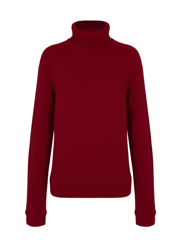 Свитер вишневого цвета