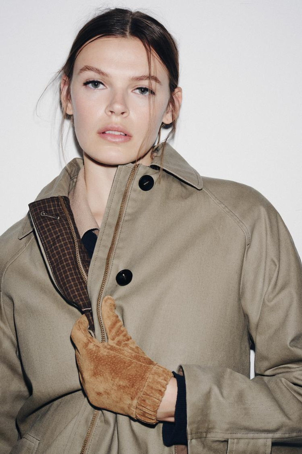 ZARA ПЕРЧАТКИ ИЗ 100% ЗАМШИ СО СБОРКАМИ, РЫЖЕВАТО-КОРИЧНЕВЫЙ