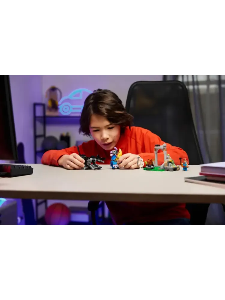 Конструктор Fortnite 77075 Лагерь Пили и Спаркплаг