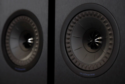 Полочная акустика KEF Q150