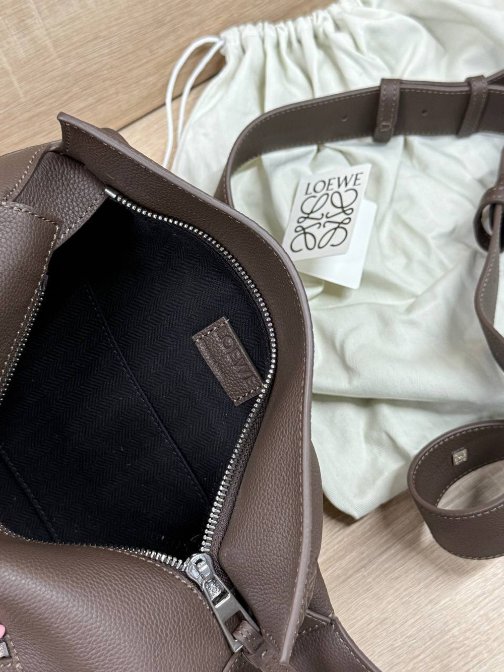 Сумка-мессенджер Loewe