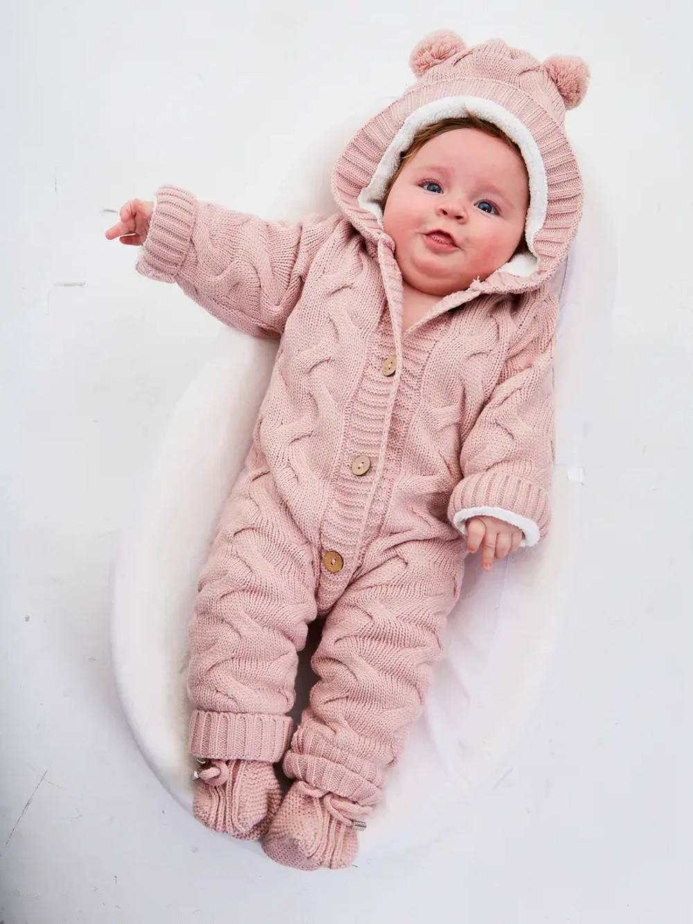 Комплект вязаный новорожденному: комбинезон+шапка+пинетки