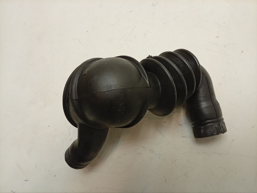 WFXI2840EU кт22 Сливной патрубок к стиральной машине Bosch Siemens 9000047124 б/у