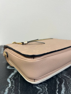Сумка Louis Vuitton Pochette metis