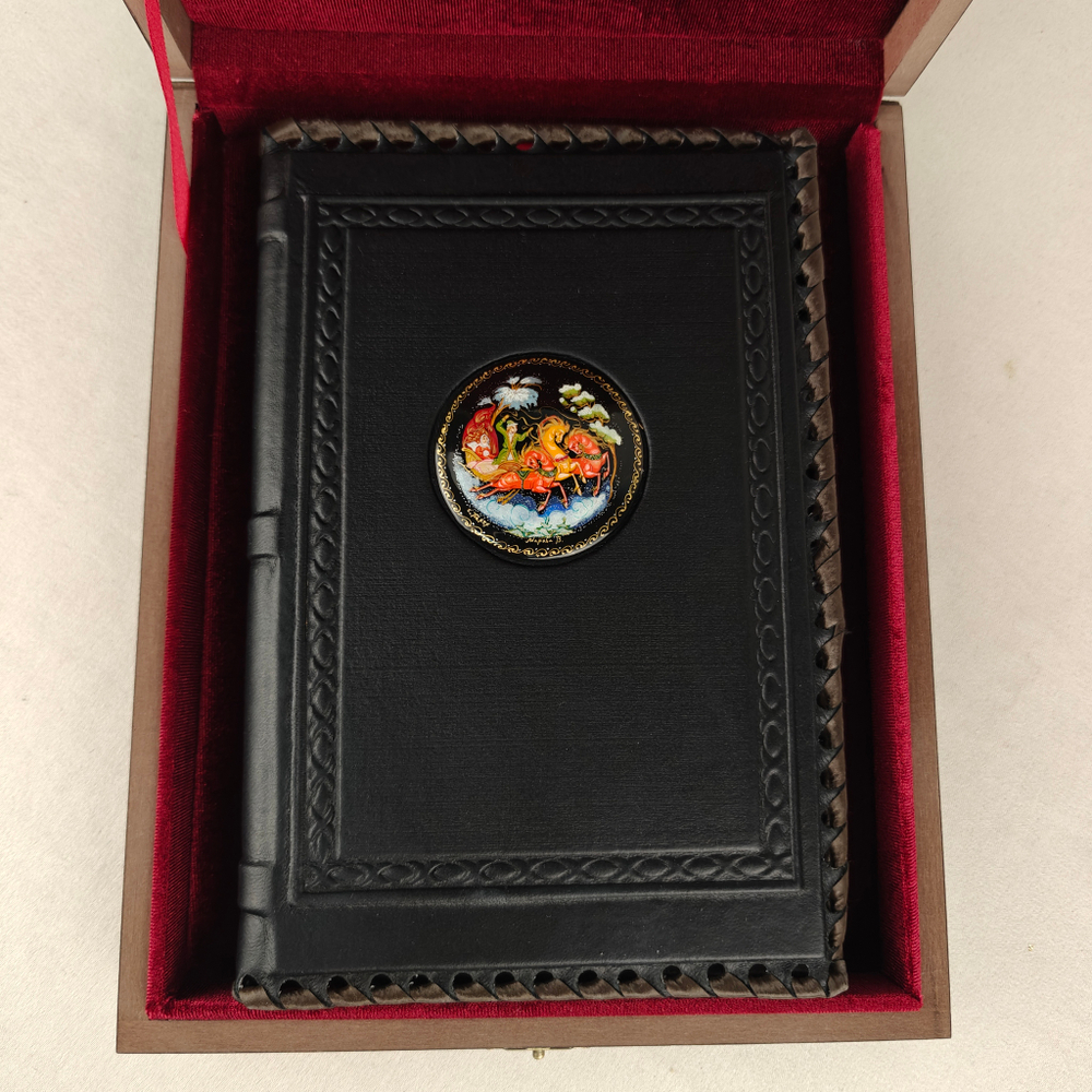 Ежедневник А5 "Русская тройка" (съемная обложка из натуральной кожи) в футляре