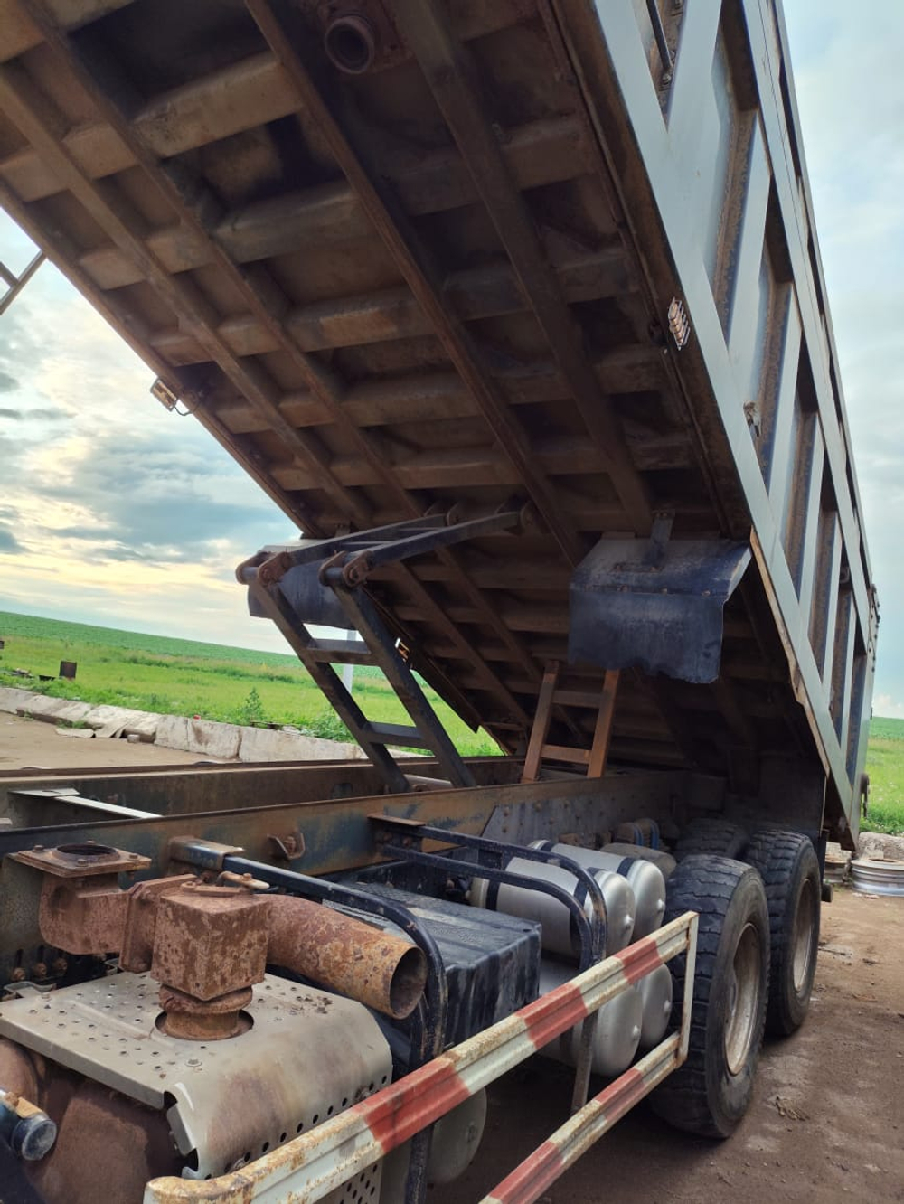 Shacman (Shaanxi) SX* 8x4 Самосвал SX331863366 (Дизельный, 12,5 л, 544 л.с., МТ)
