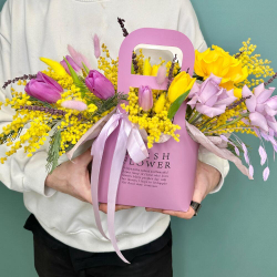 «Оттепель» Цветы в коробке с тюльпанами, мимозой, розами и лавандой