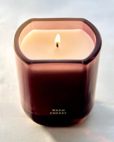 Zara Home Свеча ароматическая Warm Cherry 220 г, растительный воск, аромат фруктовый, Персиковый