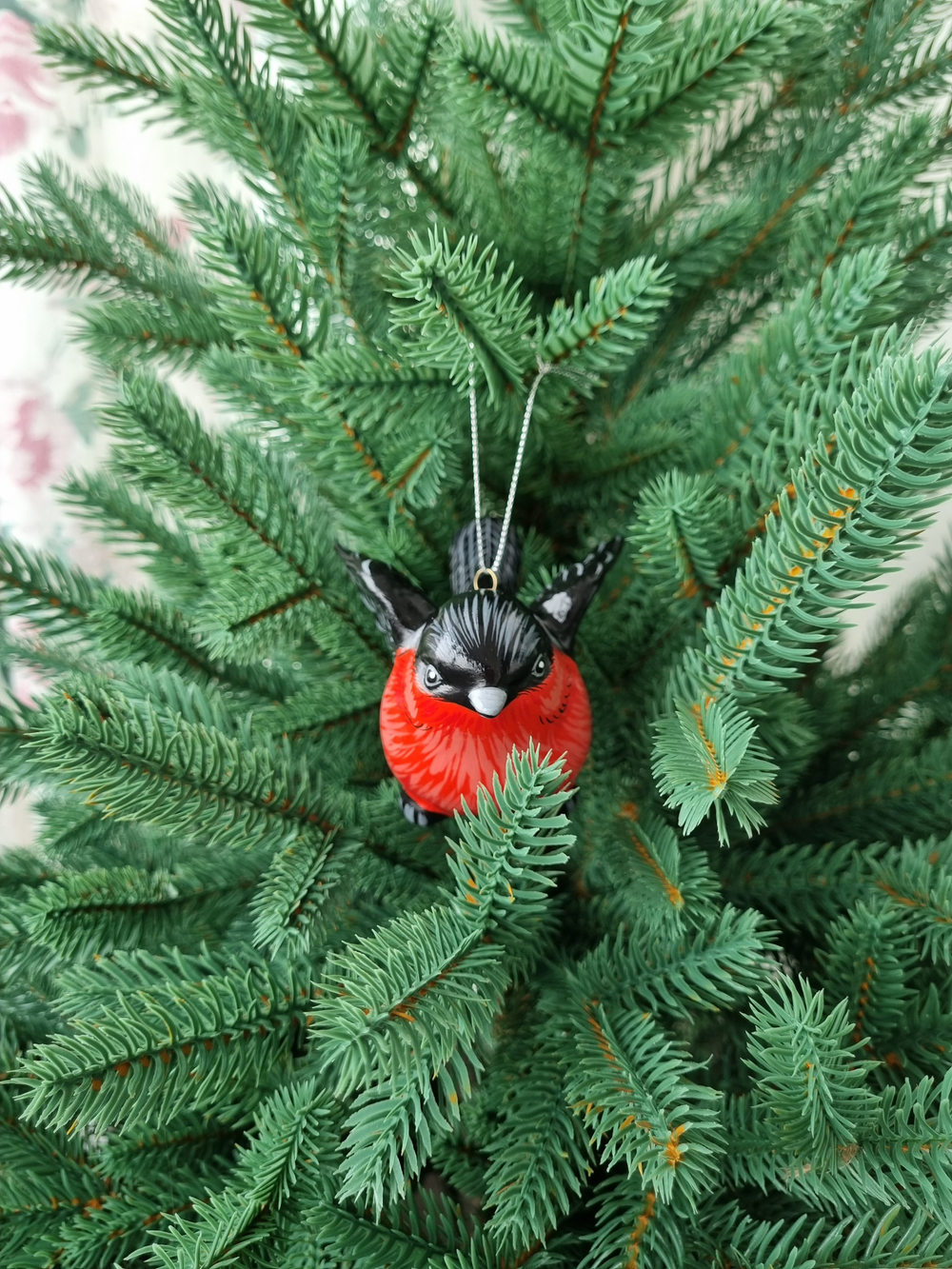 Фарфоровая игрушка "Снегирь"